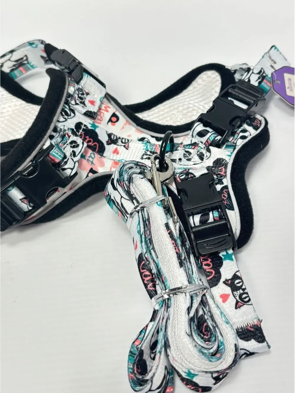Escape-Proof Cat Harness and Leash Set with Integrated Buckles -Medium Size